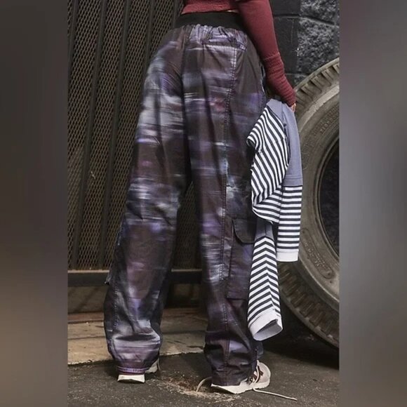 017 Free People Movement Mesmerize Me Printed Pants NWOT Size Medium - Picture 2 of 4